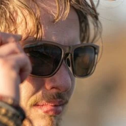 Avid Carp Avid Seethru Mirage Polarised Sunglass Grey Lense -Fox Verkoopwinkel 6193304Avid Seethru Mirage Polarised Sunglass Grey Lense 3